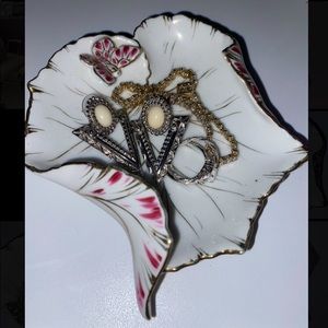 Chubu China Cherry Leaf Jewelry Dish